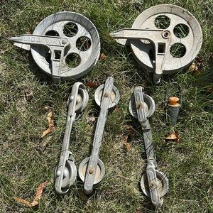 SALE!! Vintage Metal clothesline Pulley and spacer Set